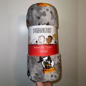 🎃 Snoopy & Woodstock cast spells Peanuts VelvetLoft Throw Blanket
